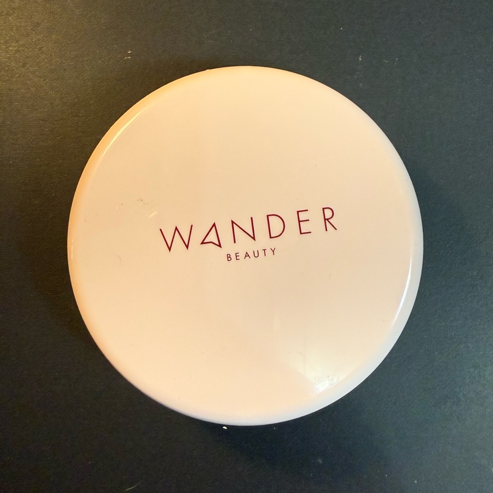 Wander Beauty Compact Powder - Pale Pink Case
